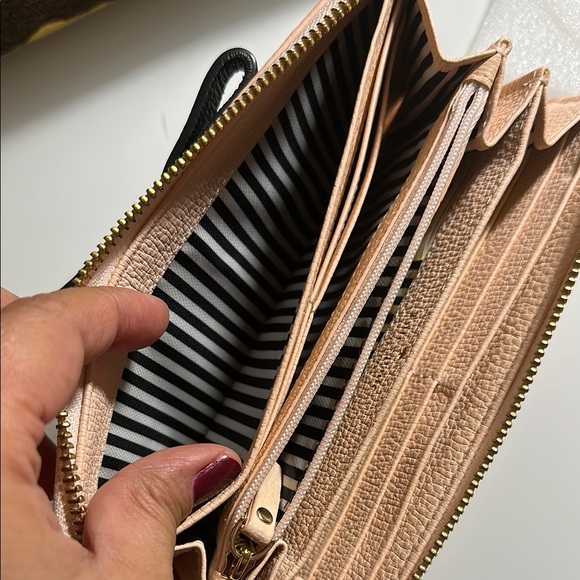 Kate Spade Pink and Black Wallet with Bow Detail - Picture 8 of 13